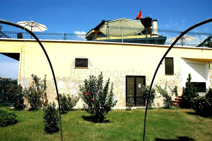 لمحبي الرفاهية والرقي والراحة فيلا على الطراز الفاخر في منطقة كاستل – ألانيا