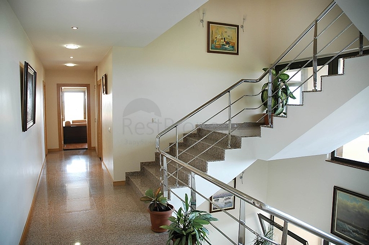 لمحبي الرفاهية والرقي والراحة فيلا على الطراز الفاخر في منطقة كاستل – ألانيا