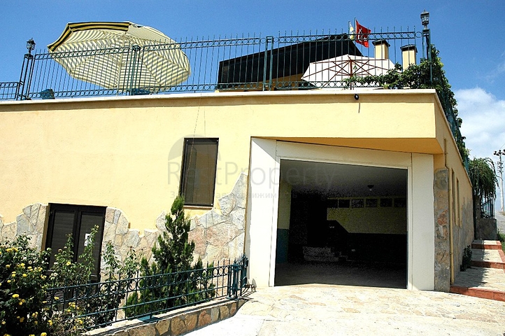 لمحبي الرفاهية والرقي والراحة فيلا على الطراز الفاخر في منطقة كاستل – ألانيا