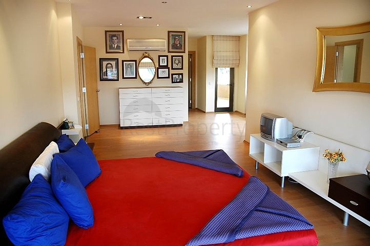 لمحبي الرفاهية والرقي والراحة فيلا على الطراز الفاخر في منطقة كاستل – ألانيا