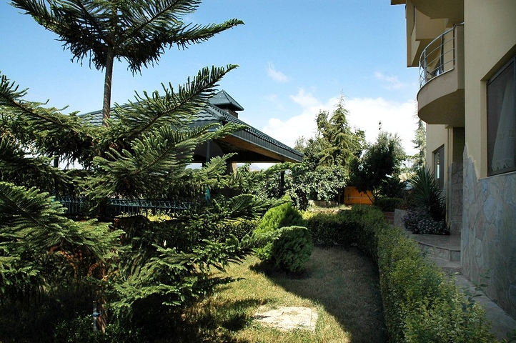 لمحبي الرفاهية والرقي والراحة فيلا على الطراز الفاخر في منطقة كاستل – ألانيا