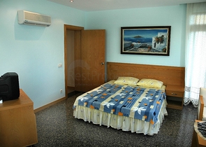 لمحبي الرفاهية والرقي والراحة فيلا على الطراز الفاخر في منطقة كاستل – ألانيا