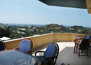 لمحبي الرفاهية والرقي والراحة فيلا على الطراز الفاخر في منطقة كاستل – ألانيا