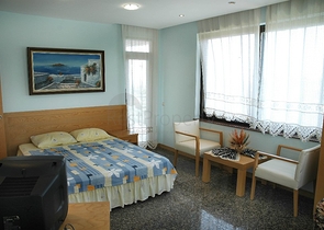 لمحبي الرفاهية والرقي والراحة فيلا على الطراز الفاخر في منطقة كاستل – ألانيا