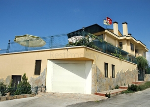 لمحبي الرفاهية والرقي والراحة فيلا على الطراز الفاخر في منطقة كاستل – ألانيا