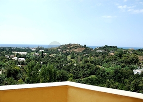 لمحبي الرفاهية والرقي والراحة فيلا على الطراز الفاخر في منطقة كاستل – ألانيا