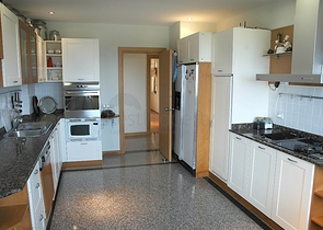 لمحبي الرفاهية والرقي والراحة فيلا على الطراز الفاخر في منطقة كاستل – ألانيا