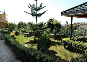 لمحبي الرفاهية والرقي والراحة فيلا على الطراز الفاخر في منطقة كاستل – ألانيا