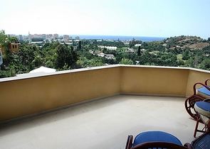 لمحبي الرفاهية والرقي والراحة فيلا على الطراز الفاخر في منطقة كاستل – ألانيا