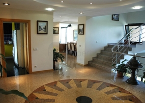 لمحبي الرفاهية والرقي والراحة فيلا على الطراز الفاخر في منطقة كاستل – ألانيا