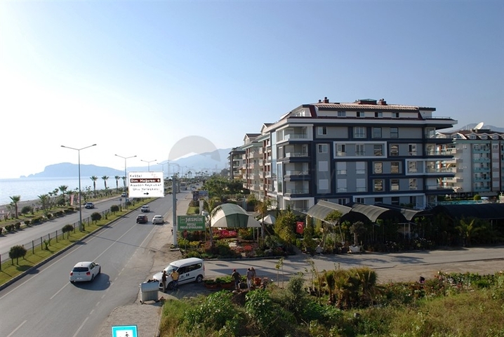 مشروع فاخر حديث على مسافة قريبة من البحر في منطقة كاستل – ألانيا