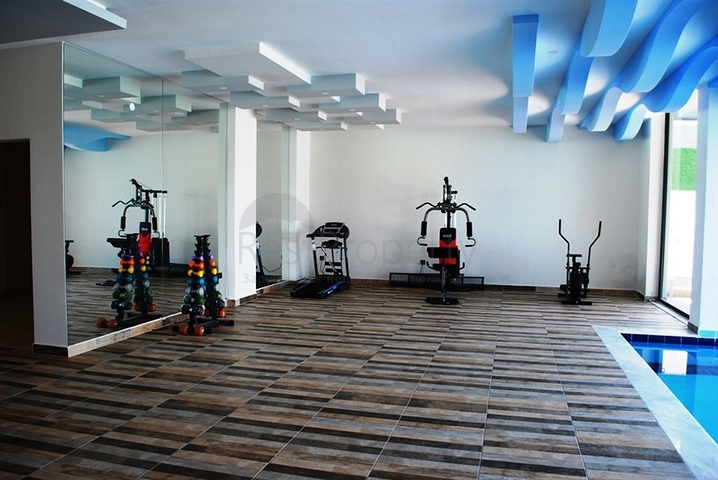 مشروع فاخر حديث على مسافة قريبة من البحر في منطقة كاستل – ألانيا