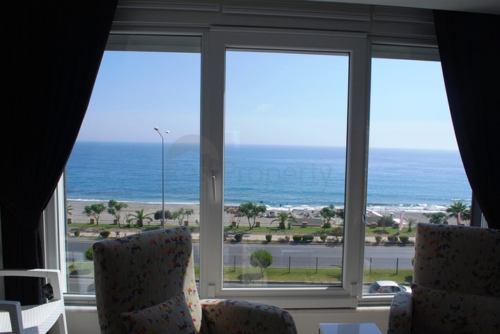 مشروع فاخر حديث على مسافة قريبة من البحر في منطقة كاستل – ألانيا