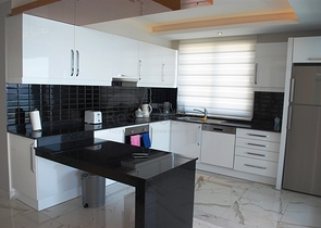 مشروع فاخر حديث على مسافة قريبة من البحر في منطقة كاستل – ألانيا