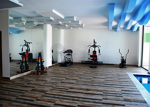 مشروع فاخر حديث على مسافة قريبة من البحر في منطقة كاستل – ألانيا