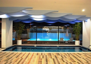 مشروع فاخر حديث على مسافة قريبة من البحر في منطقة كاستل – ألانيا