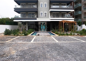 مشروع فاخر حديث على مسافة قريبة من البحر في منطقة كاستل – ألانيا