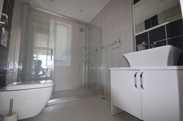 قصر فاخر 5 + 2 في فتحية