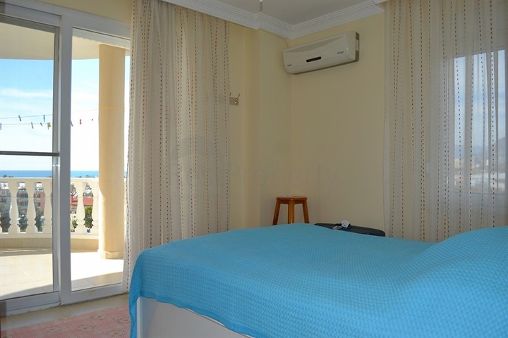 فيلا واسعة بتخطيط 4+2 في منطقة كارجي جاك – ألانيا