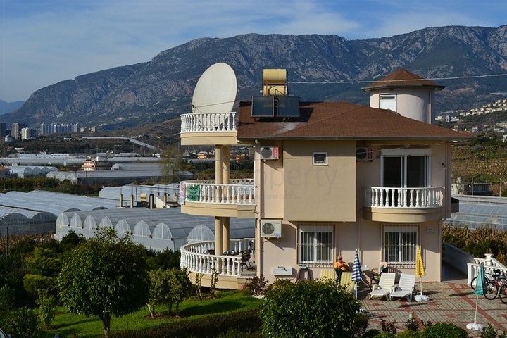 فيلا واسعة بتخطيط 4+2 في منطقة كارجي جاك – ألانيا