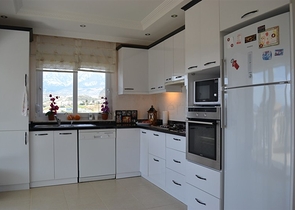 فيلا واسعة بتخطيط 4+2 في منطقة كارجي جاك – ألانيا