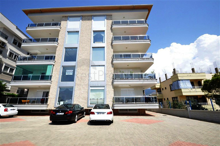 شقق سكنية ضمن مجمع سكني في منطقة كاستل الهادئة من مدينة ألانيا الساحلية