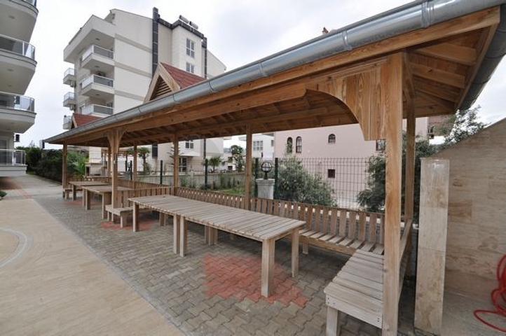 شقق سكنية ضمن مجمع سكني في منطقة كاستل الهادئة من مدينة ألانيا الساحلية