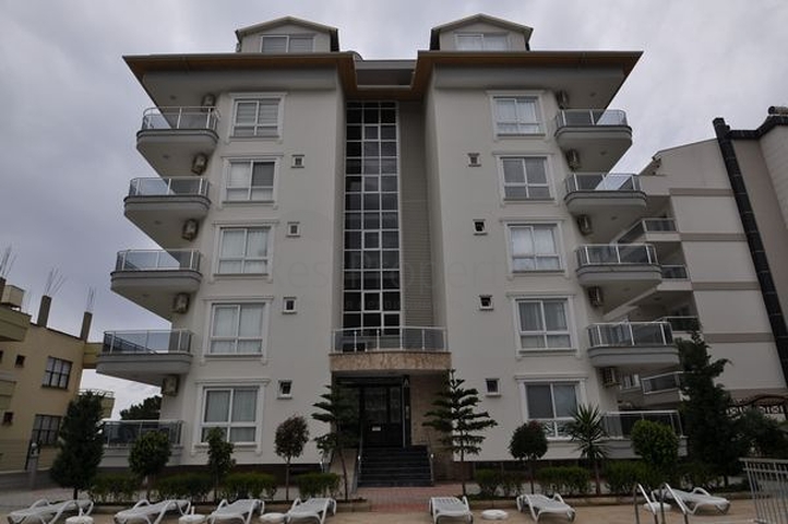 شقق سكنية ضمن مجمع سكني في منطقة كاستل الهادئة من مدينة ألانيا الساحلية