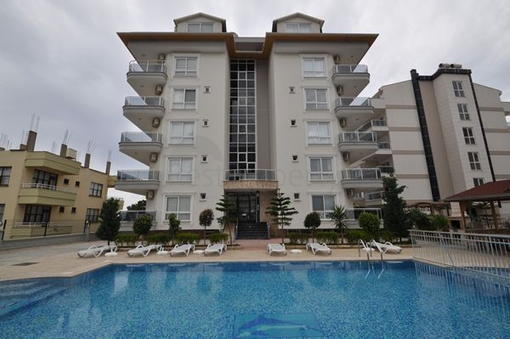 شقق سكنية ضمن مجمع سكني في منطقة كاستل الهادئة من مدينة ألانيا الساحلية