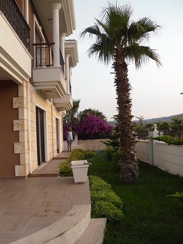 فيلات شبه منفصلة 3 + 1 في وسط كاميوفا ، كيمير 300 متر من البحر