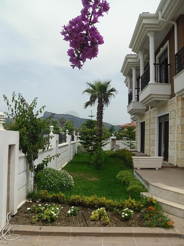 فيلات شبه منفصلة 3 + 1 في وسط كاميوفا ، كيمير 300 متر من البحر