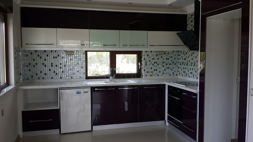 فيلات شبه منفصلة 3 + 1 في وسط كاميوفا ، كيمير 300 متر من البحر