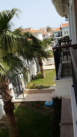 فيلات شبه منفصلة 3 + 1 في وسط كاميوفا ، كيمير 300 متر من البحر