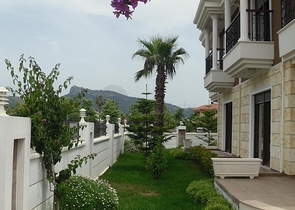 فيلات شبه منفصلة 3 + 1 في وسط كاميوفا ، كيمير 300 متر من البحر