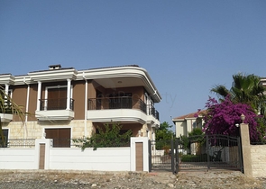 فيلات شبه منفصلة 3 + 1 في وسط كاميوفا ، كيمير 300 متر من البحر