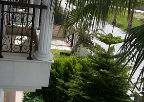 فيلات شبه منفصلة 3 + 1 في وسط كاميوفا ، كيمير 300 متر من البحر