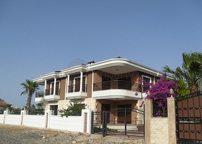 فيلات شبه منفصلة 3 + 1 في وسط كاميوفا ، كيمير 300 متر من البحر