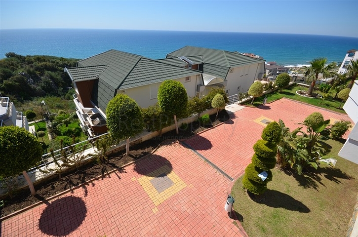 شقة فاخرة بإطلالة بانورامية على البحر في منطقة كوناكليه - ألانيا