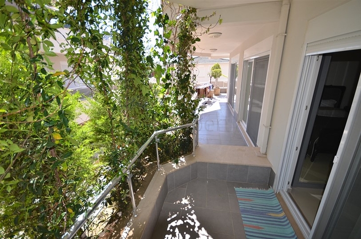 شقة فاخرة بإطلالة بانورامية على البحر في منطقة كوناكليه - ألانيا