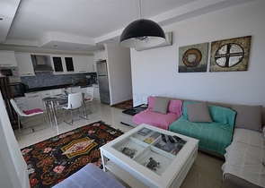 شقة فاخرة بإطلالة بانورامية على البحر في منطقة كوناكليه - ألانيا