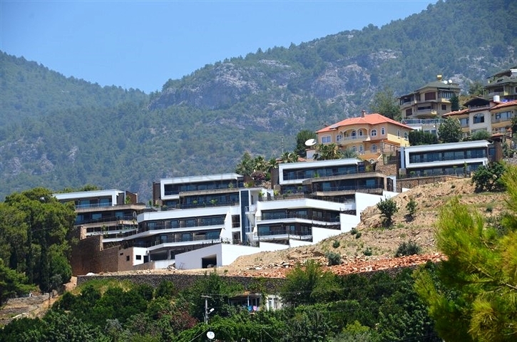 مجمع فيلات وشقق بتصميم فاخر وبأحدث التقنيات في مركز المدينة السياحية ألانيا