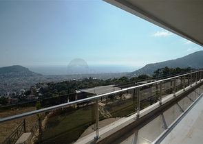 مجمع فيلات وشقق بتصميم فاخر وبأحدث التقنيات في مركز المدينة السياحية ألانيا