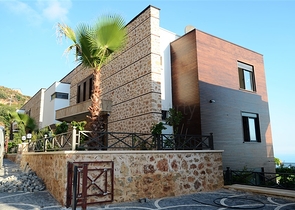 مجمع فيلات وشقق بتصميم فاخر وبأحدث التقنيات في مركز المدينة السياحية ألانيا