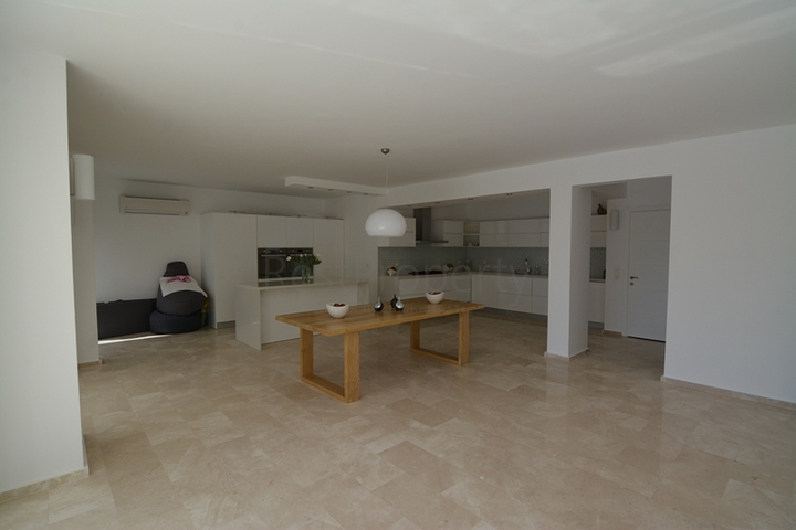 فيلا فاخرة 5 + 1 في أوفاجيك ، فتحية