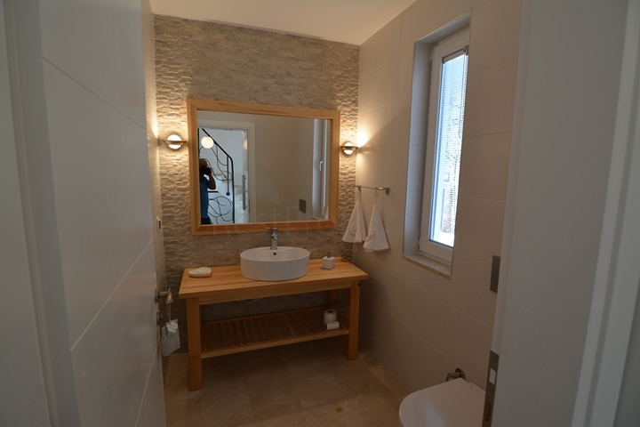 فيلا فاخرة 5 + 1 في أوفاجيك ، فتحية