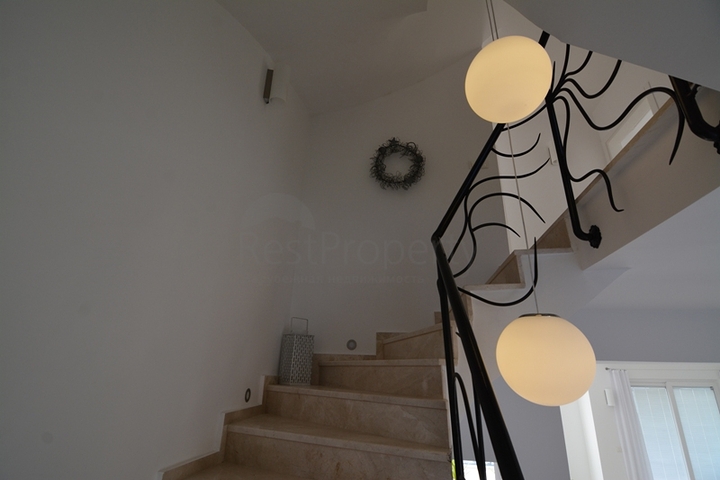 فيلا فاخرة 5 + 1 في أوفاجيك ، فتحية