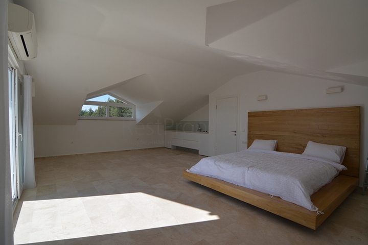 فيلا فاخرة 5 + 1 في أوفاجيك ، فتحية