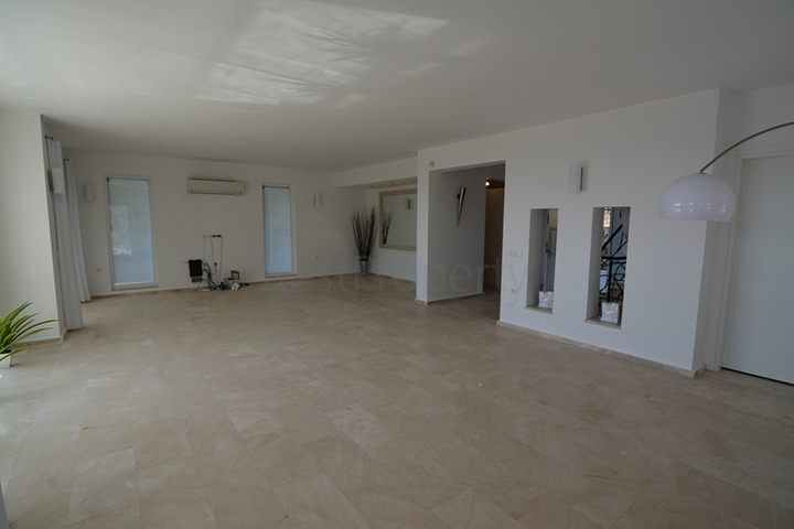 فيلا فاخرة 5 + 1 في أوفاجيك ، فتحية