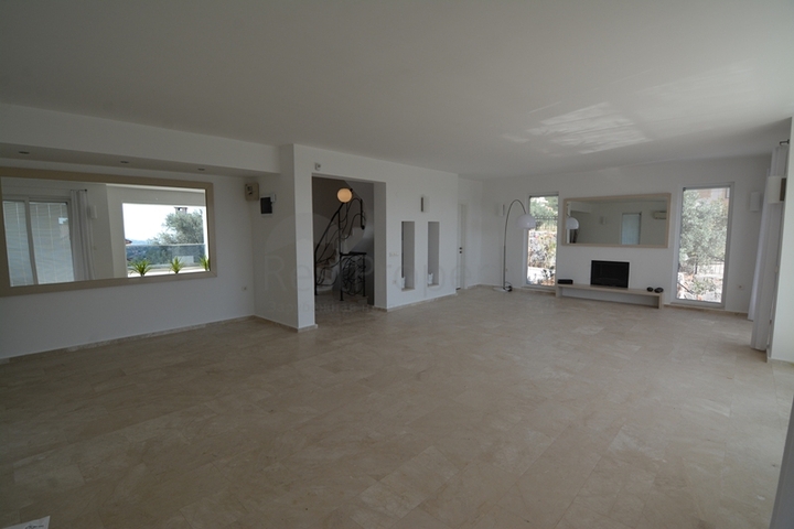 فيلا فاخرة 5 + 1 في أوفاجيك ، فتحية