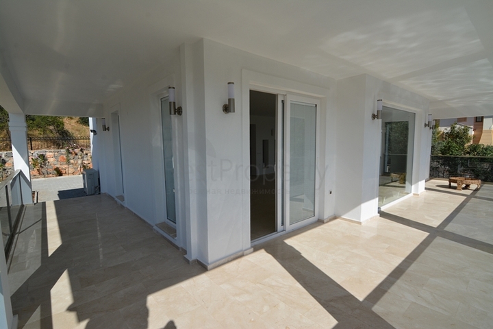 فيلا فاخرة 5 + 1 في أوفاجيك ، فتحية